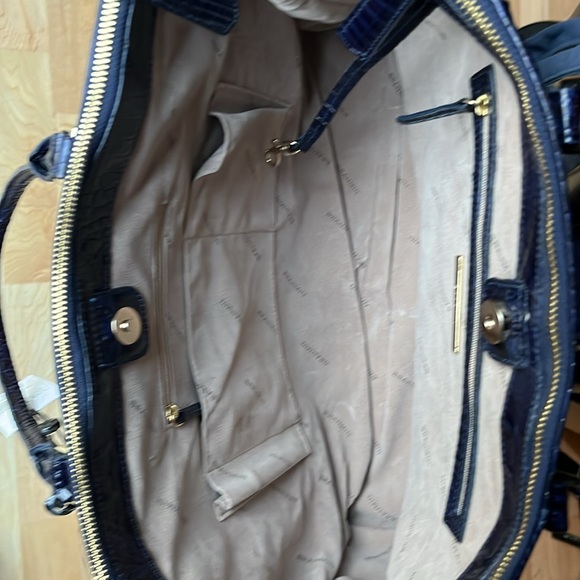 Brahmin lincoln satchel in the rare color ink. NWT and dust cover. Retails $395 - Picture 6 of 7